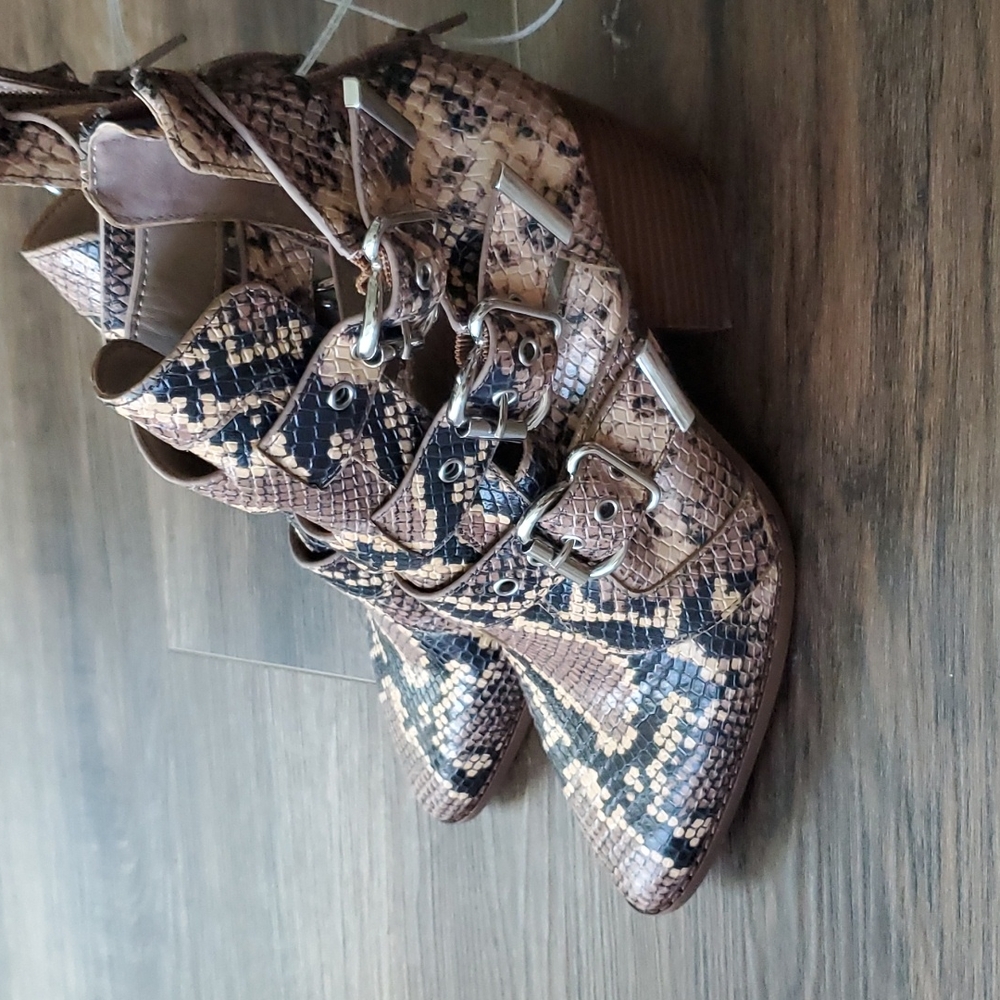 NWT boots